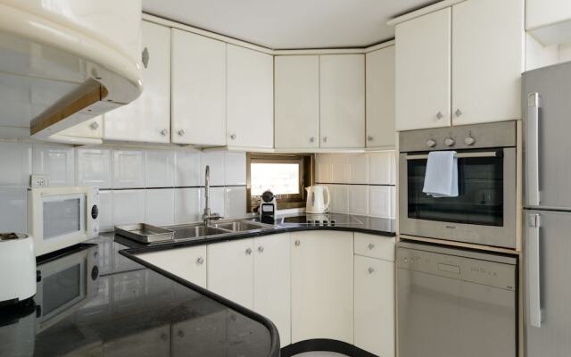 3BR Apt Steps from Sea W Parking