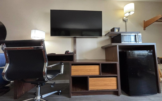 Super 8 by Wyndham Alton