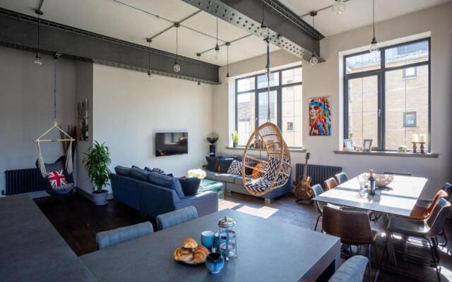 Luxury Manhattan Loft-style Apartment Near Edinburgh City Centre