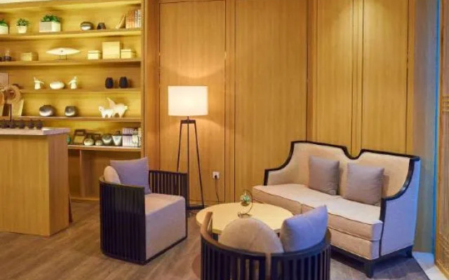 The Ruihe Hotel (Zhengzhou High-speed Railway Station)