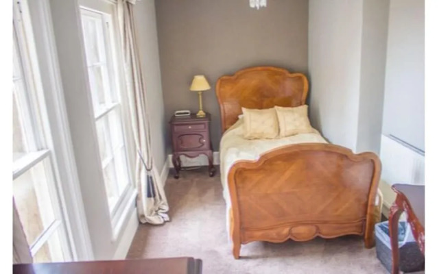 Albert Cottage Hotel