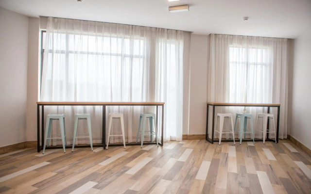 Bzz Hotel