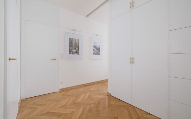 Słowackiego Elegant Apartment by Renters