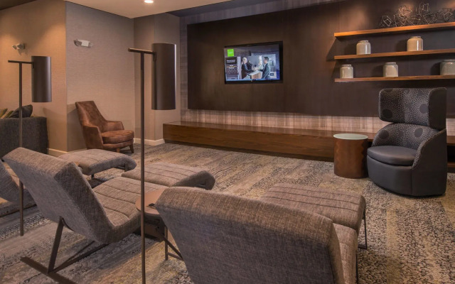 Courtyard Hershey Chocolate Avenue