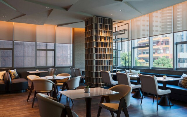 Renaissance Shenzhen Luohu Hotel