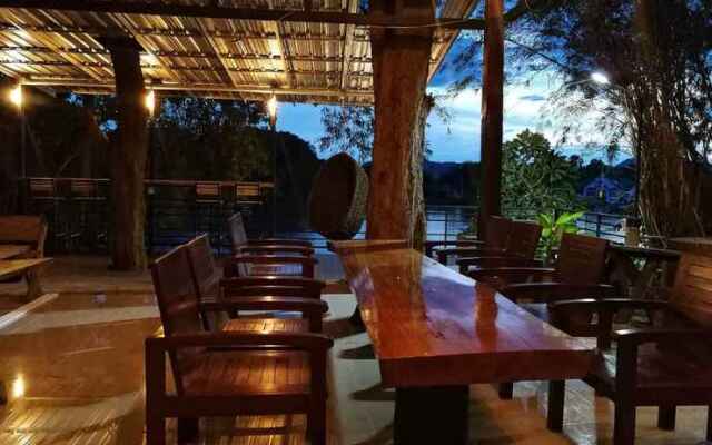 T T Hostel Kanchanaburi
