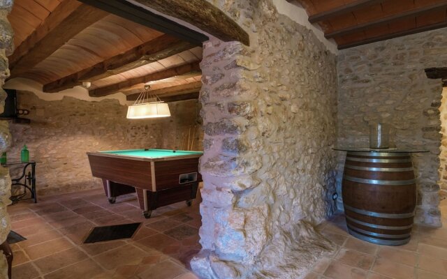 Grand Mansion in La Bisbal del Penedès With Sauna