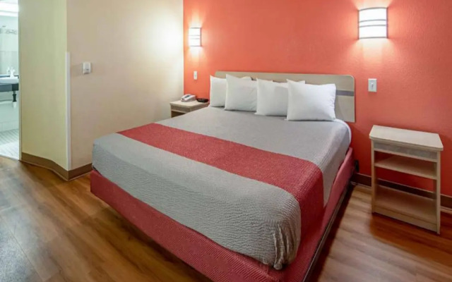 Motel 6 Anchorage, AK - Midtown