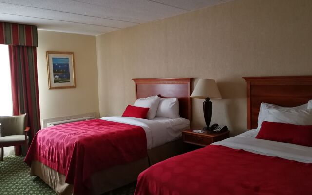 Mystic River Hotel & Suites Near Casinos