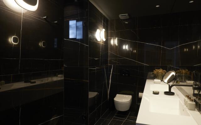 Aernia Suites & Art