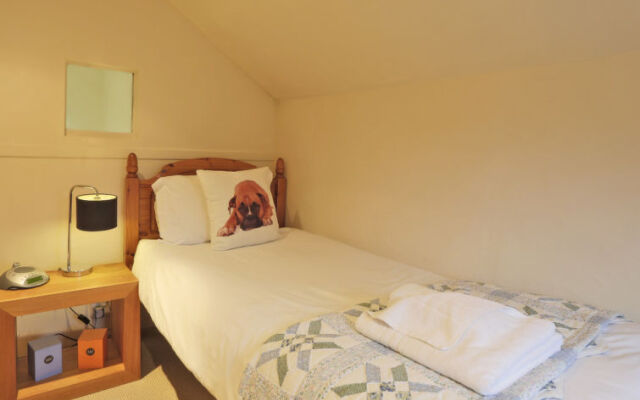 Holiday Home Briar Cottage