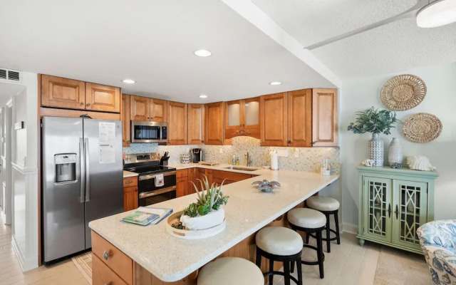 Vast Oceanfront Views Pool Patio Tennis