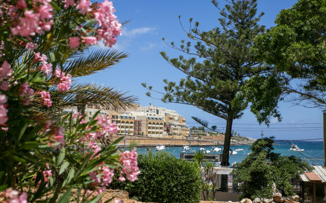 Beach Garden Hotel