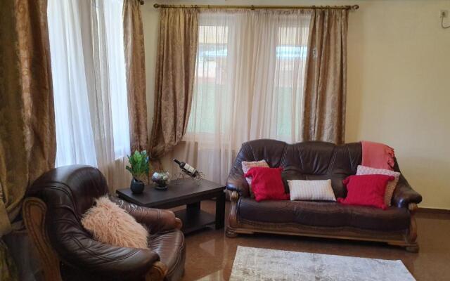 Cosy House with Private Pool and Barbecue Place