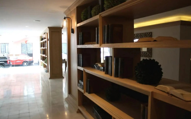 Hotel Plaza Revolución
