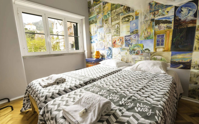 Nice Way Sintra Hostel