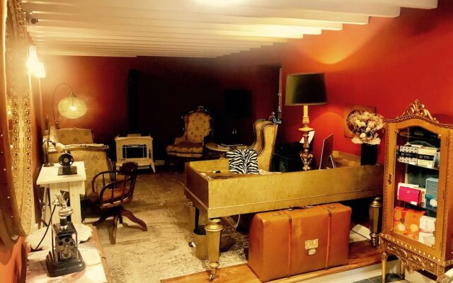 LUXa Charmhouse Hotel