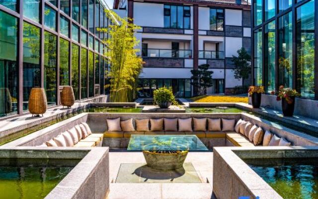 Xichang Guanhai Tingtao Art Hotel