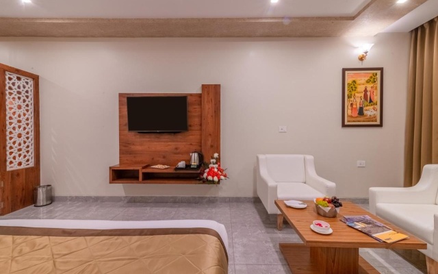 Savitri Resorts