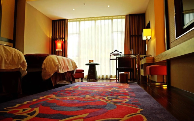 Kaili Longdu Jingyi International Hotel