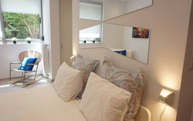 Comfy-Bright Studio Hilton Hotel Area