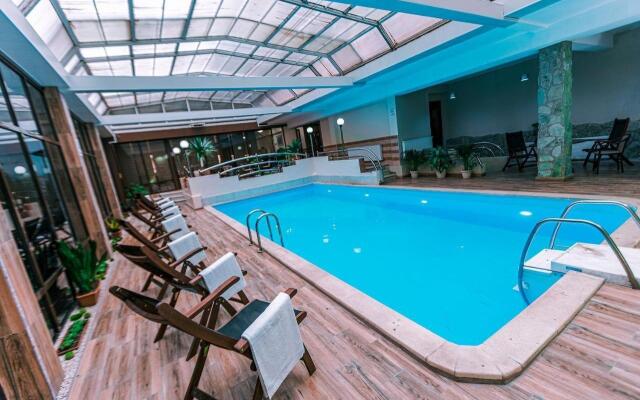 Pino Vere Palace Hotel