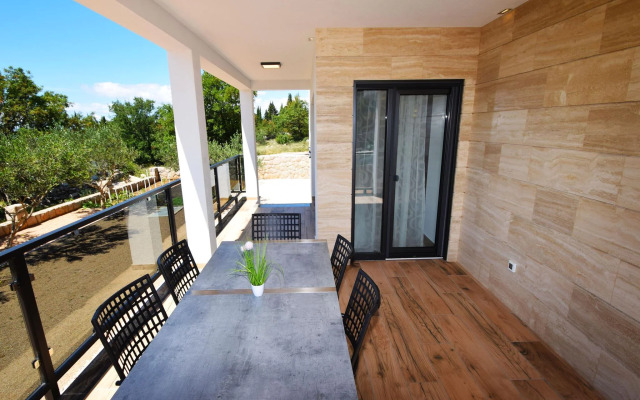 Apartments in Starigrad-Paklenica, modern and comfortable