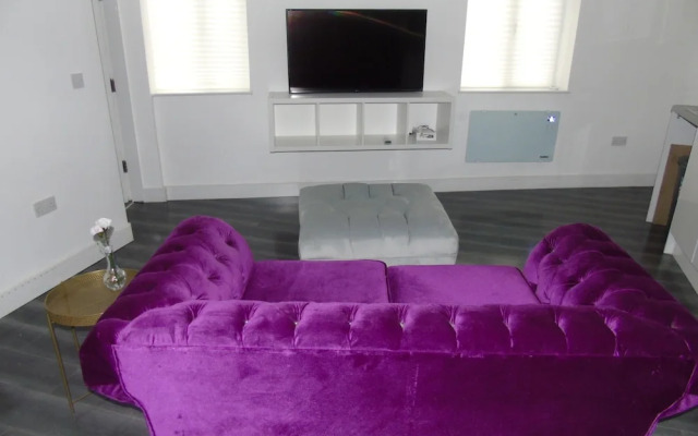 Inviting 1-bed Ground Floor Apartment in Bolton