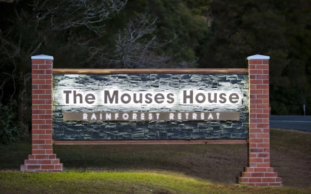 The Mouses House Rainforest Retreat