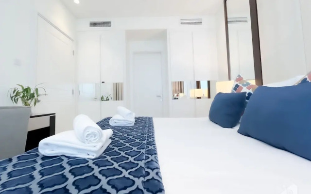Cozy 1b With Balcony in Business Bay
