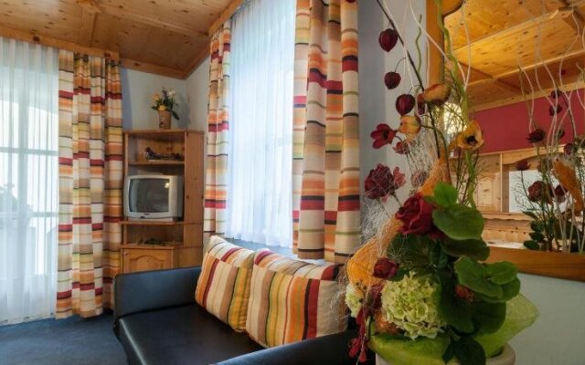 Hotel & Kurpension Weiss