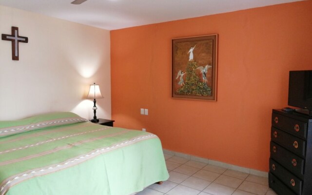 Cozy Obelisk Apartment