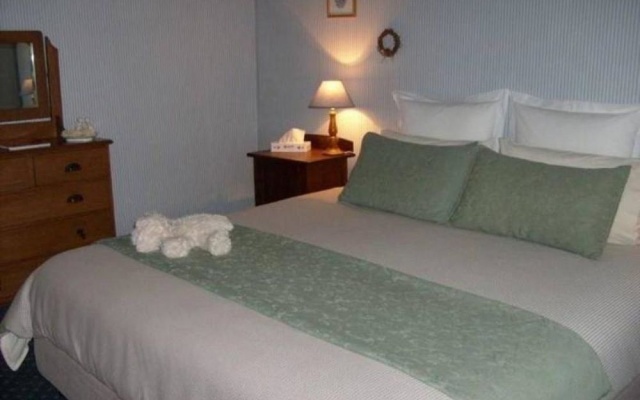 Mcintosh Cottages – Guest Rooms – Strahan