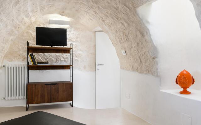 Olivia in Wonderland by Wonderful Italy