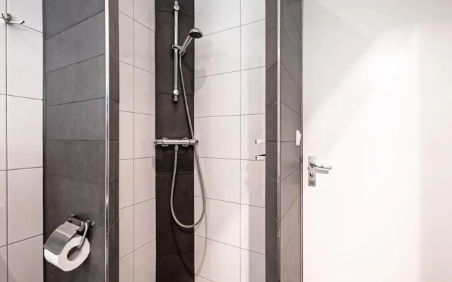 Cozy Holiday Home in Den Burg With hot tub