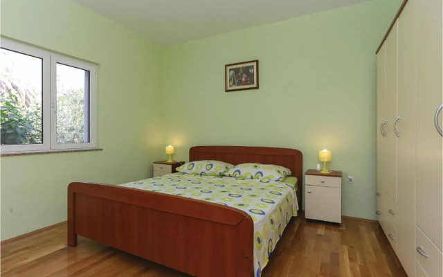 Three-Bedroom Holiday Home in Kastel Stafilic