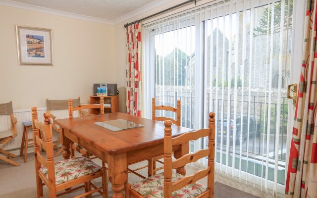 4 Rosemount Court