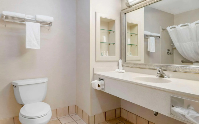 Quality Inn & Suites