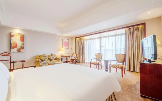 Babylon Hotel
