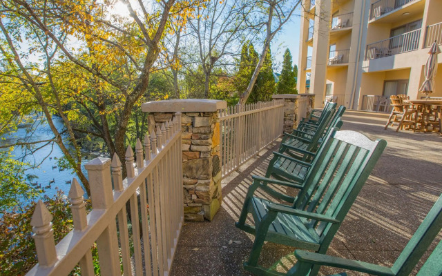 Music Road Resort Hotel and Inn