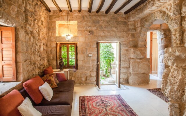 Beyt El Jabal Guest House - Der el Qamar