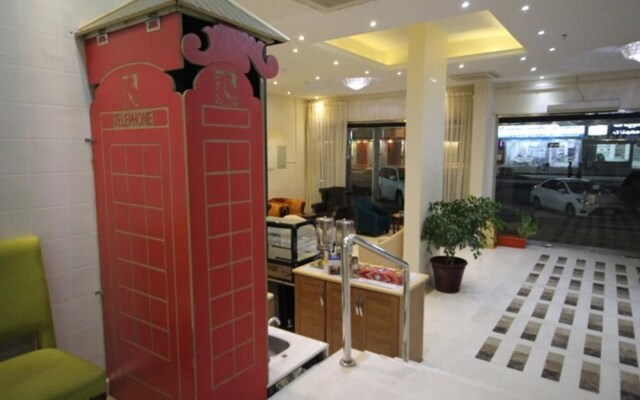 Bhanis Hotel