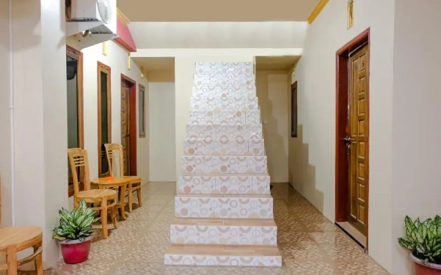 D&A Guesthouse Syariah And Rent Car by OYO Rooms