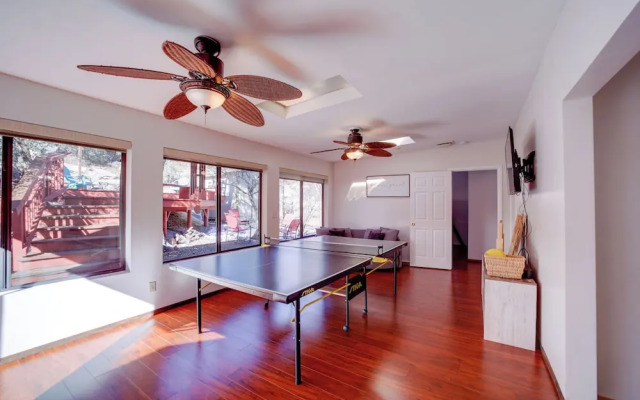 2 Mi to Whiskey Row: Tranquil Getaway w/ Deck!