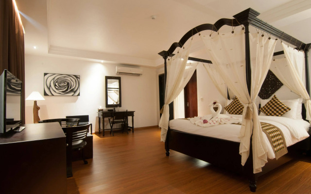 La Rose Suites