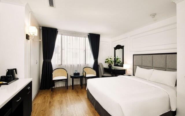Kin Hotel Ly Tu Trong