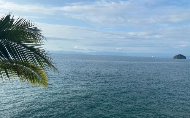 Traditional Sierra Leon Oceanfront Rooms
