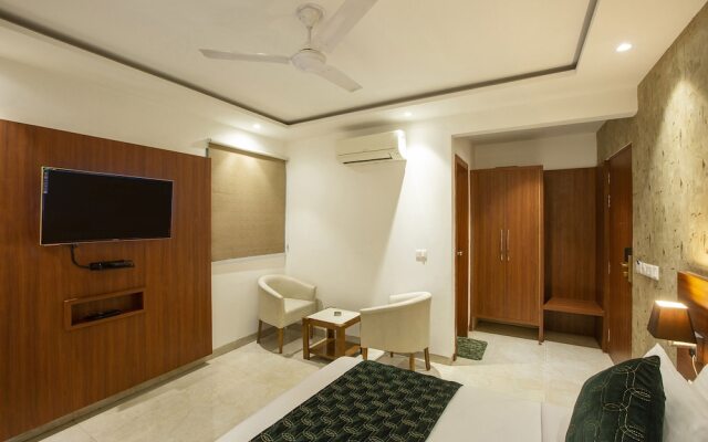 Fabhotel Skye Suites