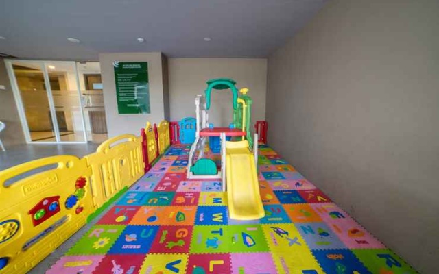 Luxurious Studio Apartment at Galeri Ciumbuleuit 3 near UNPAR By Travelio – Hotel Rooms – Bandung