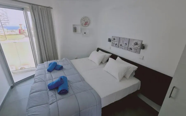 100 AN - Napa Living 16